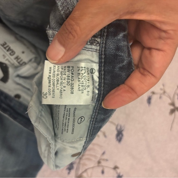 Mid Rise Blue Capri Jeans - Picture 3 of 7